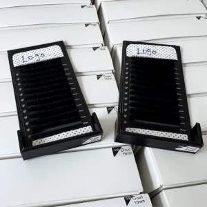 Custom Logo Mega Volume Lashes Deep Black Individual Lash Extensions for High end Lash Artist Studios and Experts