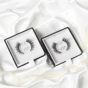 Customized Colors Black and White Luxury Eyelashes Packaging Clear Front PVC 3D Mink Eyelashes Boxes