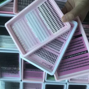 浓密睫毛簇 粘胶牢固 持久妆效 专业人士首选